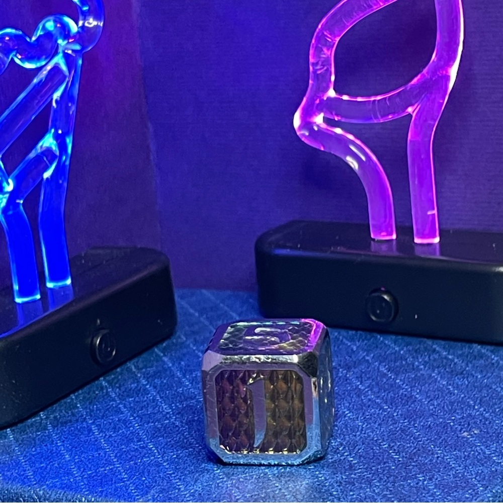 Not too heavy, metal die in rainbow titanium